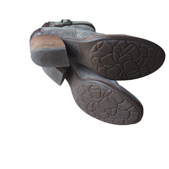 8.5 Kork-Ease distressed bootie - Picture 5 of 5